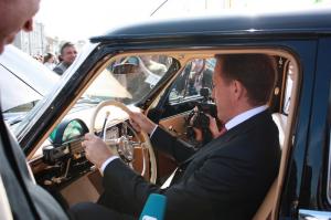 Фото к Выставка ретро-автомобилей в День города вместе с Информационным центром атомной отрасли