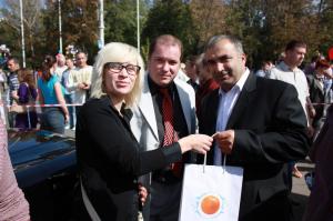 Фото к Выставка ретро-автомобилей в День города вместе с Информационным центром атомной отрасли