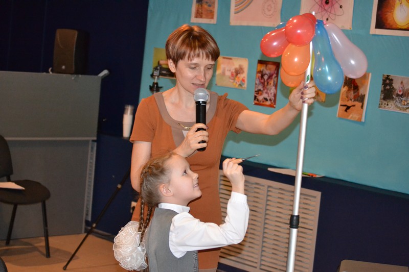 Фото к Юные экспериментаторы показали свои опыты и открытия в информационном центре по атомной энергии