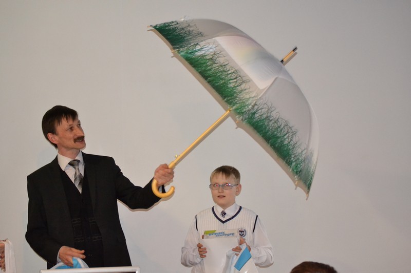 Фото к Юные экспериментаторы показали свои опыты и открытия в информационном центре по атомной энергии