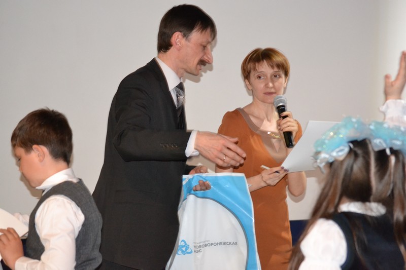 Фото к Юные экспериментаторы показали свои опыты и открытия в информационном центре по атомной энергии