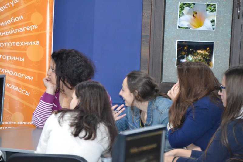 Фото к Научная журналистика и шекспировские вопросы: главный редактор журнала «За науку» выступил в ИЦАЭ Воронежа