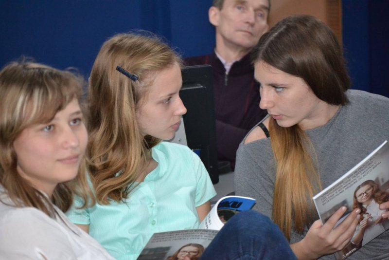 Фото к Научная журналистика и шекспировские вопросы: главный редактор журнала «За науку» выступил в ИЦАЭ Воронежа