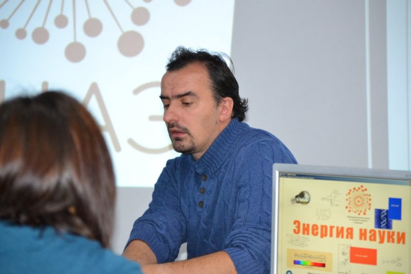 Фото к Научная журналистика и шекспировские вопросы: главный редактор журнала «За науку» выступил в ИЦАЭ Воронежа