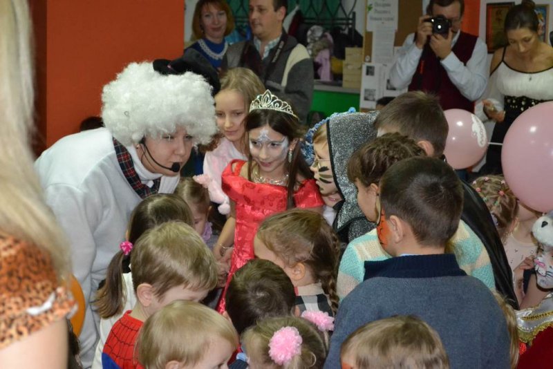 Фото к Благотворительная ёлка в Информационном центре по атомной энергии Воронежа