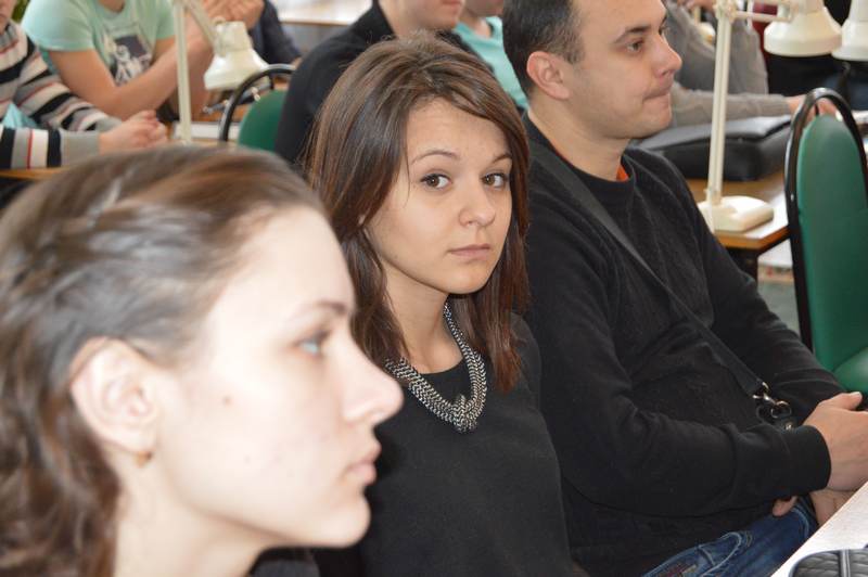 Фото к Открытие атомного уголка в главной библиотеке Воронежской области