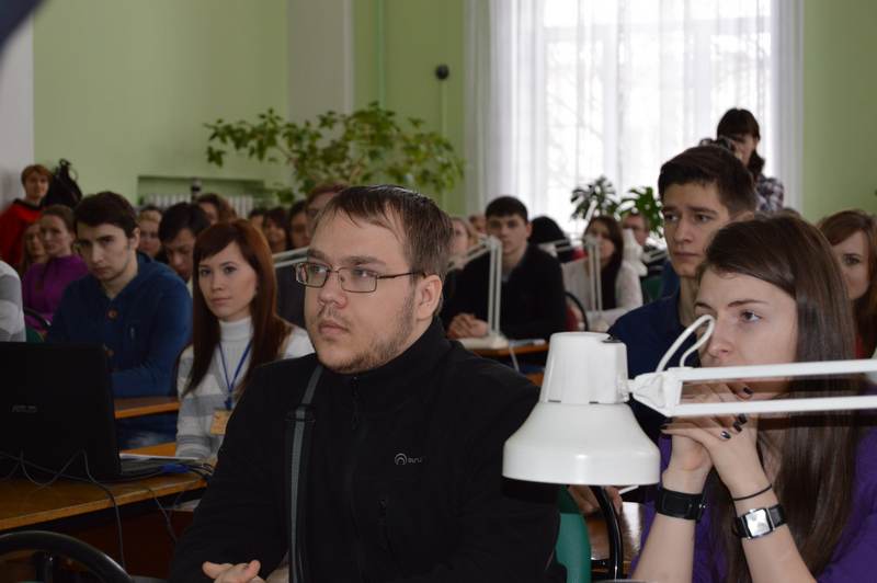 Фото к Открытие атомного уголка в главной библиотеке Воронежской области