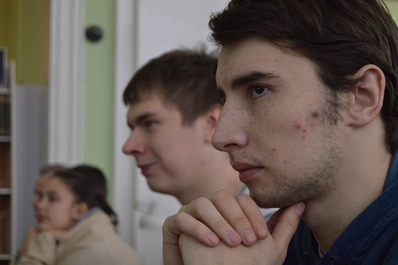 Фото к Открытие атомного уголка в главной библиотеке Воронежской области