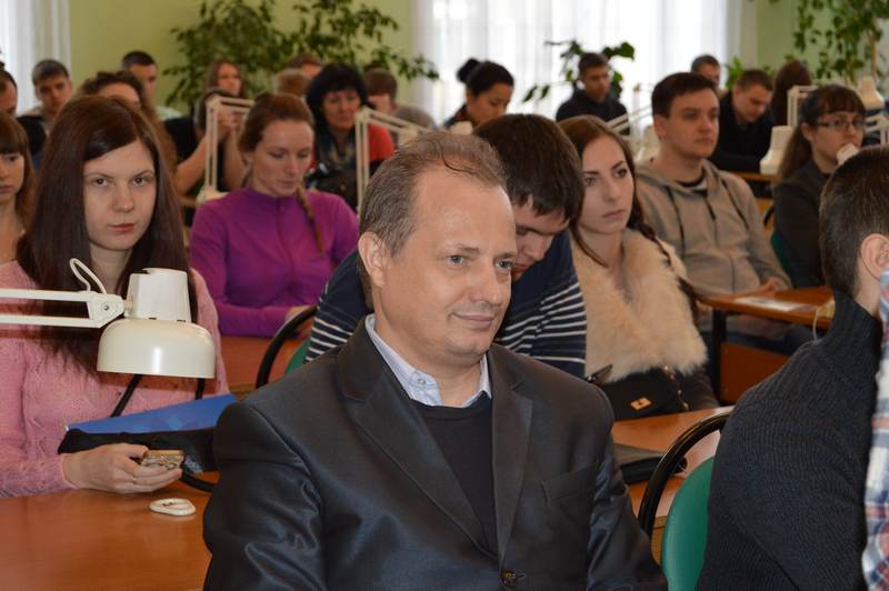 Фото к Открытие атомного уголка в главной библиотеке Воронежской области