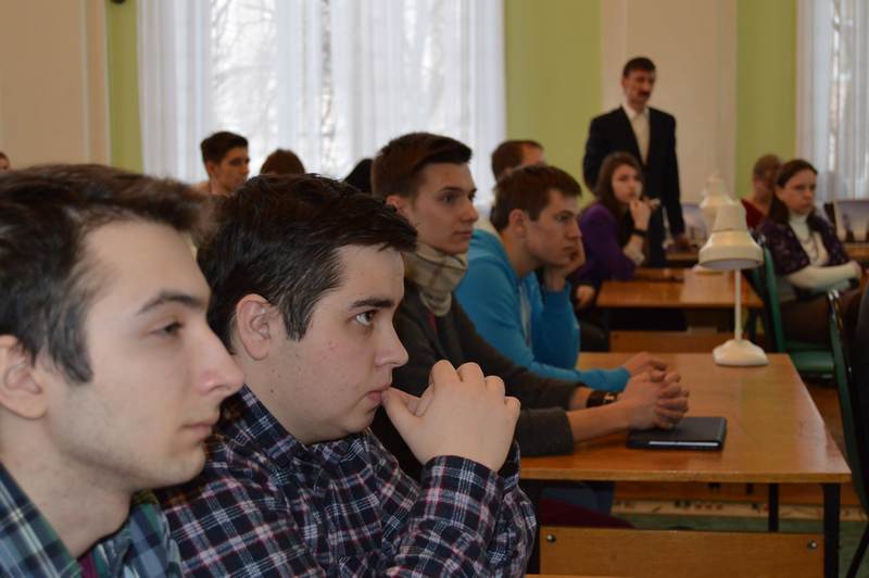 Фото к Открытие атомного уголка в главной библиотеке Воронежской области