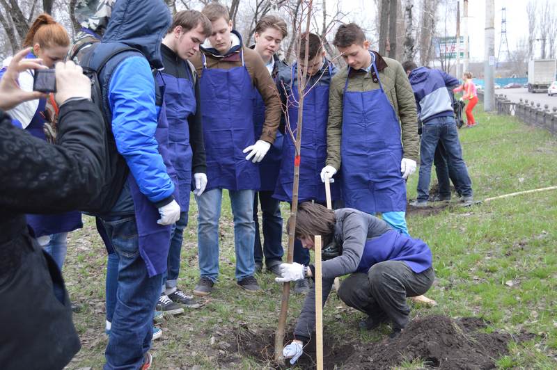 Фото к Субботник под девизом «Завтра будет!»