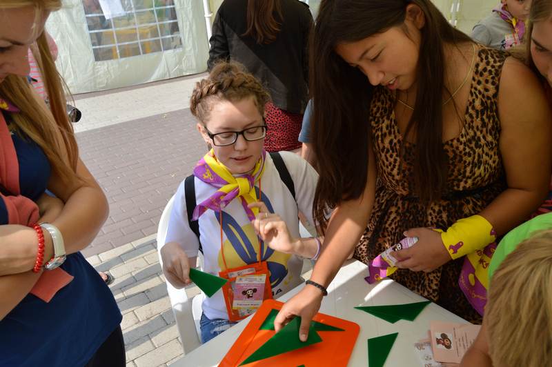 Фото к Информационный центр по атомной энергии на дне рождения Чебурашки