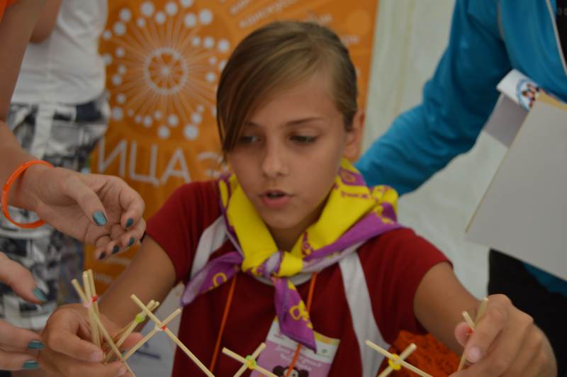 Фото к Информационный центр по атомной энергии на дне рождения Чебурашки