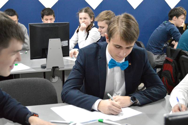 Фото к Школьники Воронежа и области попытались составить Матрицу интеллекта
