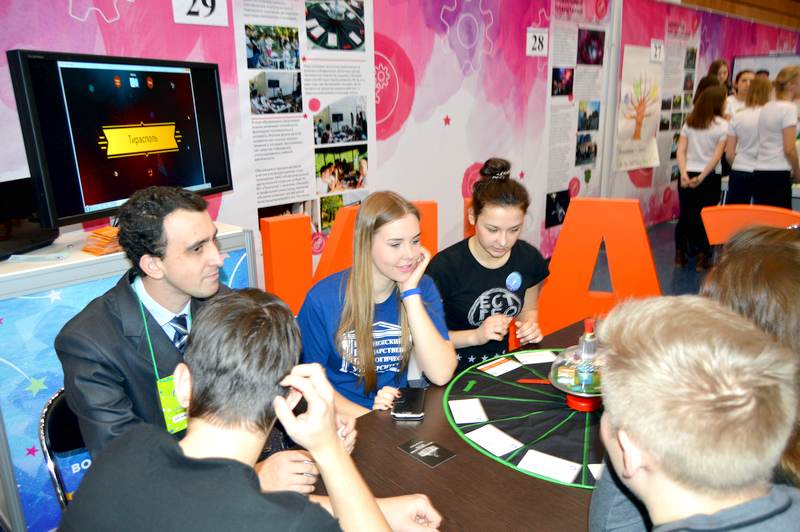 Фото к Информационный центр по атомной энергии принял участие в форуме одаренных детей Воронежской области