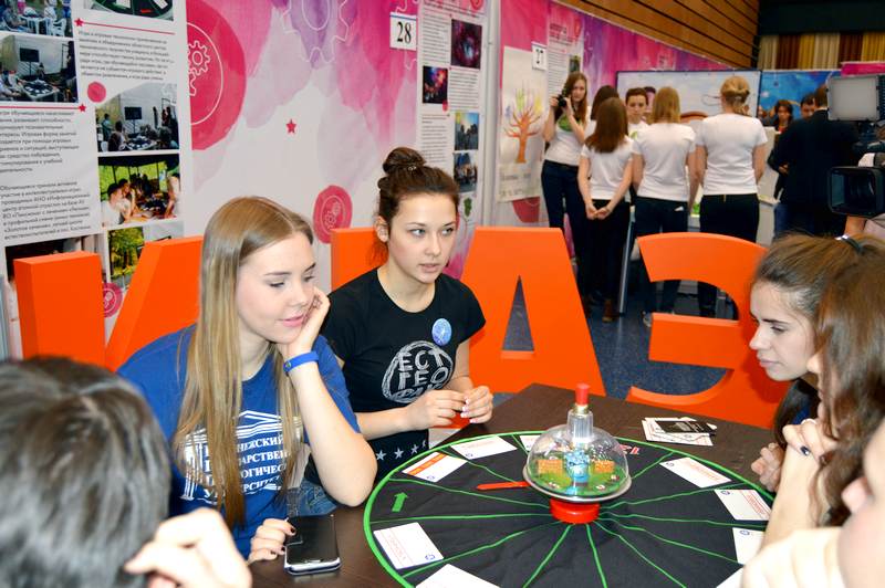 Фото к Информационный центр по атомной энергии принял участие в форуме одаренных детей Воронежской области