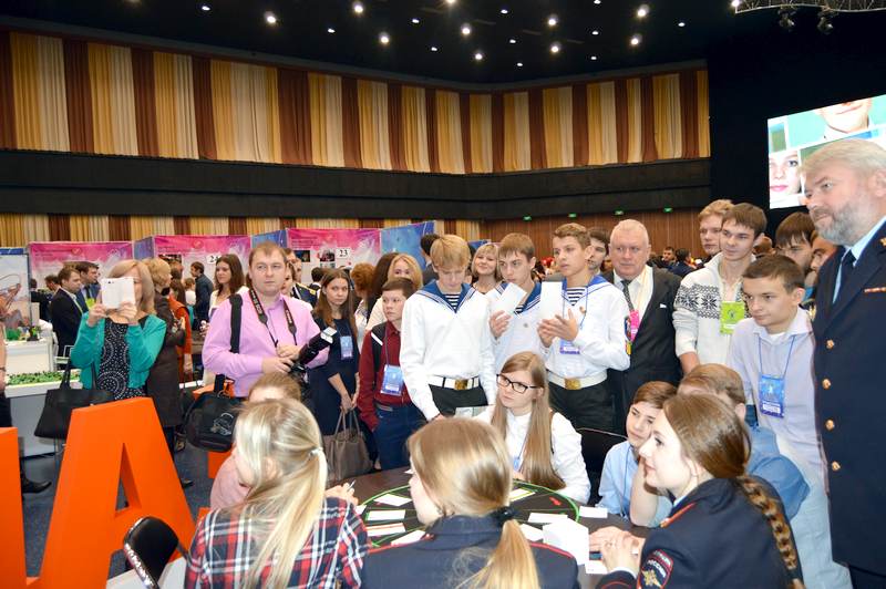 Фото к Информационный центр по атомной энергии принял участие в форуме одаренных детей Воронежской области