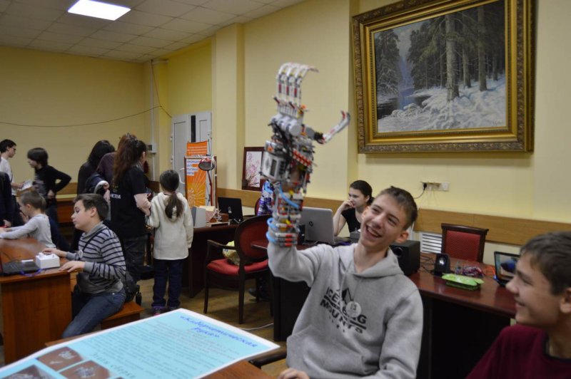 Фото к ИЦАЭ Воронежа принял участие в фестивале «РОБОАРТ 2016»