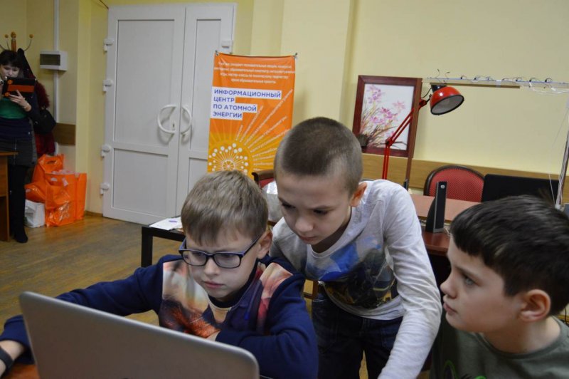 Фото к ИЦАЭ Воронежа принял участие в фестивале «РОБОАРТ 2016»