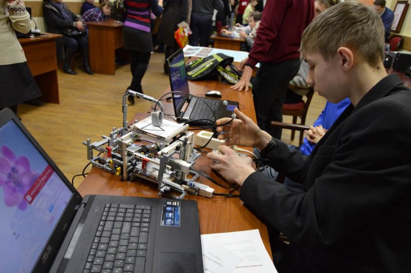 Фото к ИЦАЭ Воронежа принял участие в фестивале «РОБОАРТ 2016»