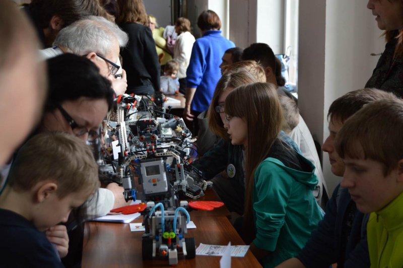 Фото к ИЦАЭ Воронежа принял участие в фестивале «РОБОАРТ 2016»