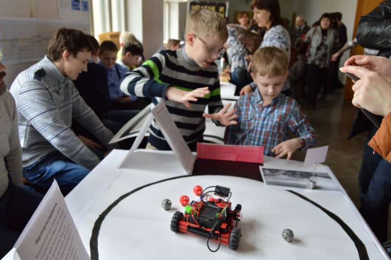 Фото к ИЦАЭ Воронежа принял участие в фестивале «РОБОАРТ 2016»