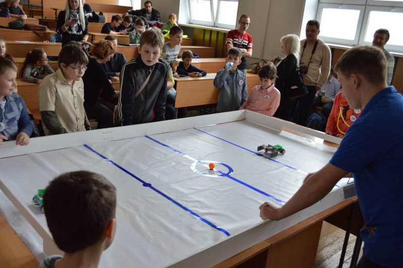 Фото к ИЦАЭ Воронежа принял участие в фестивале «РОБОАРТ 2016»