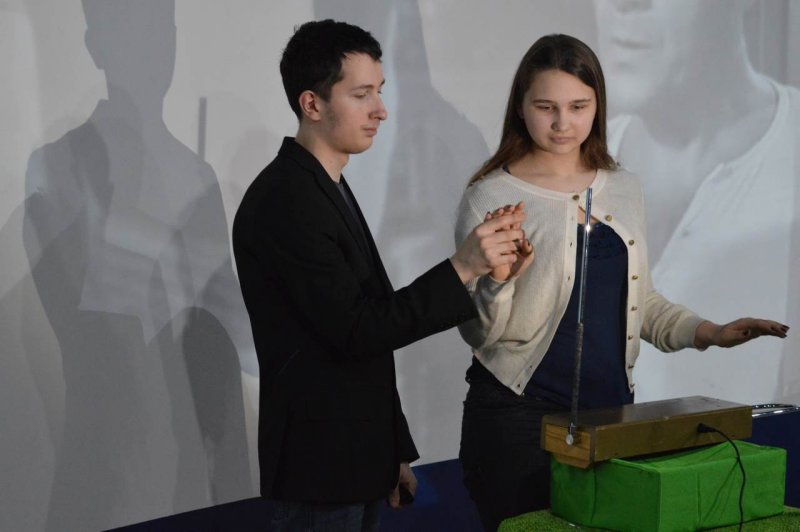 Фото к Наука сквозь призму музыки: в Воронеже выступил Петр Термен