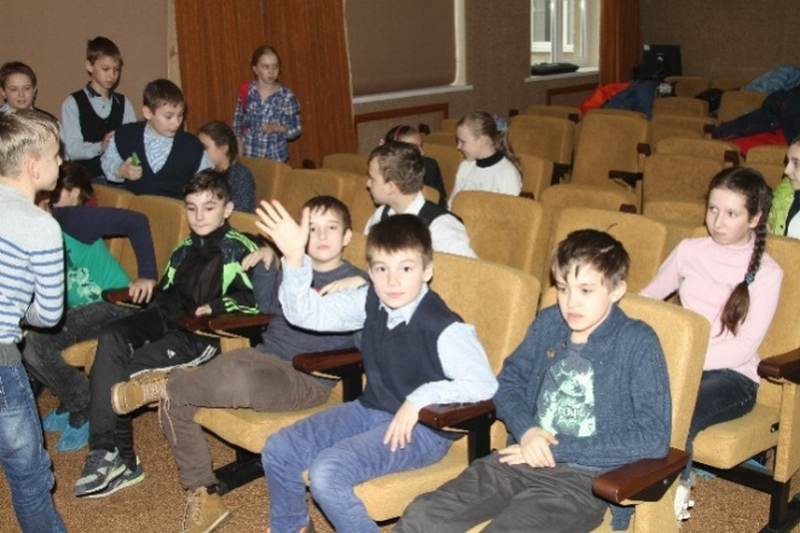 Фото к НВТ 2016 день второй: экспедиция в региональный центр технического и художественного 3Д моделирования и конструирования.