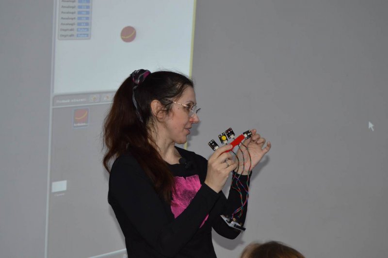 Фото к В Информационном центре по атомной энергии провели мастер-класс по интерактивной мультипликации