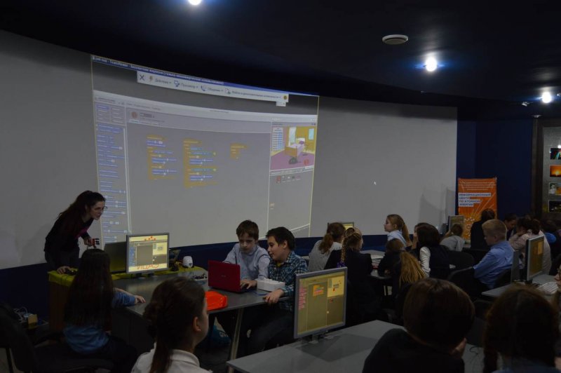 Фото к В Информационном центре по атомной энергии провели мастер-класс по интерактивной мультипликации