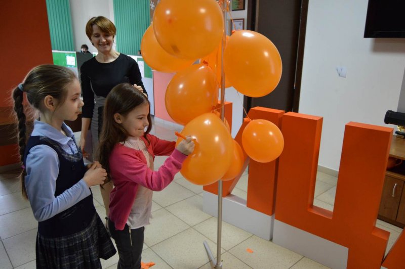 Фото к Первые шаги в науку сделали школьники в информационном центре по атомной энергии Воронежа