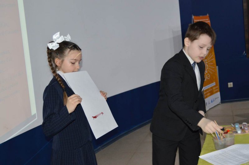 Фото к Первые шаги в науку сделали школьники в информационном центре по атомной энергии Воронежа