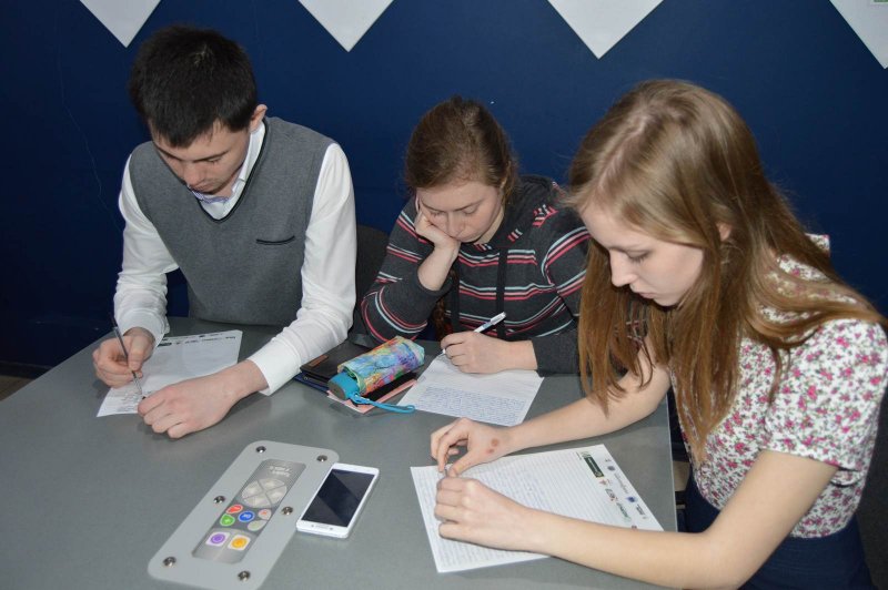 Фото к Быть грамотным актуально: в ИЦАЭ Воронежа прошел «Тотальный диктант»