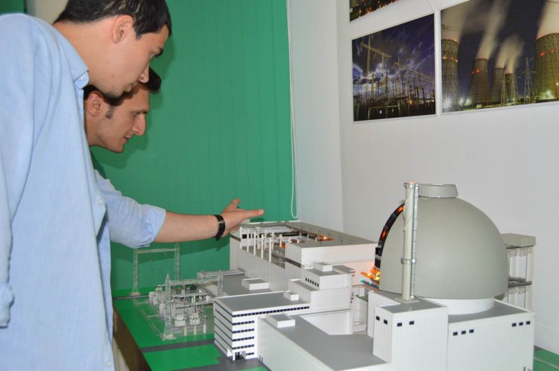 Фото к Радиоактивные бананы и атомные ледоколы: ИЦАЭ Воронежа посетили студенты из Турции